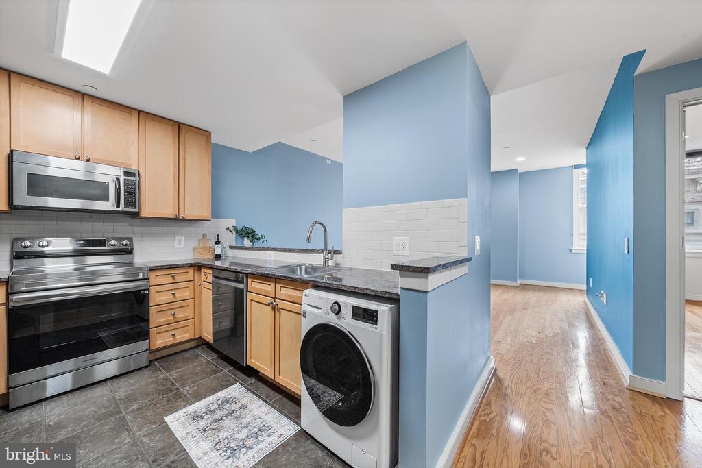 111 S 15TH STREET Unit: 2008