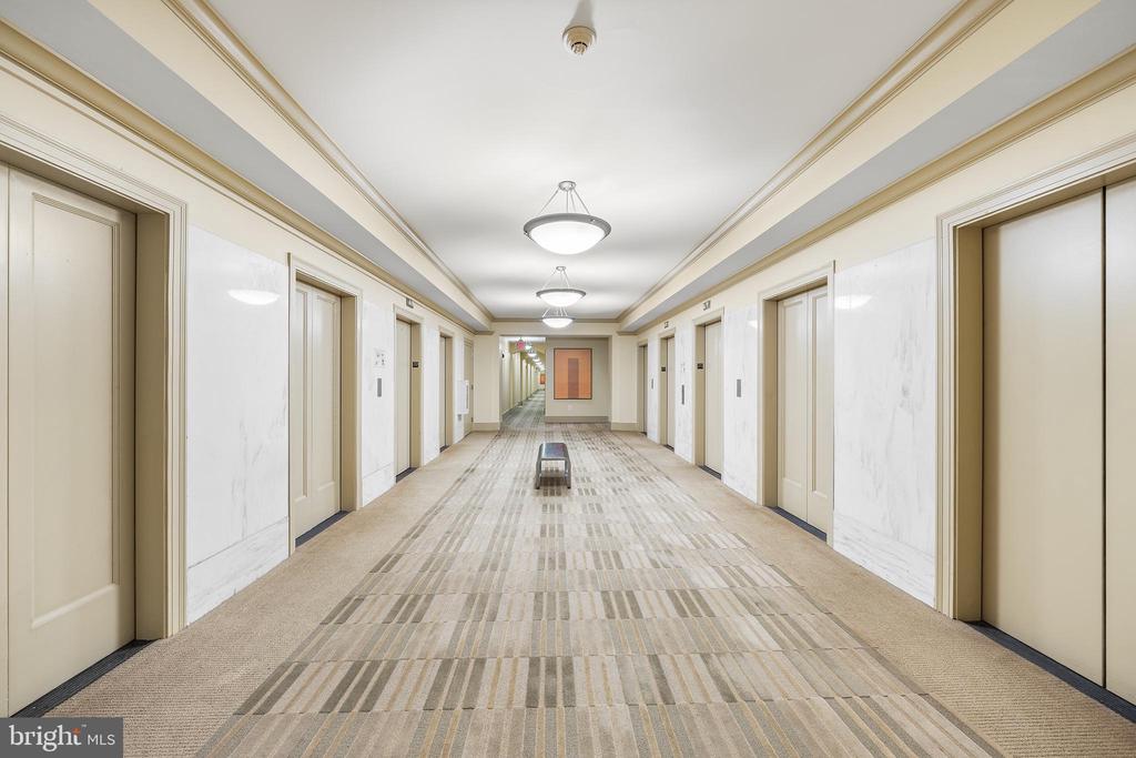 111 S 15TH STREET Unit: 2008