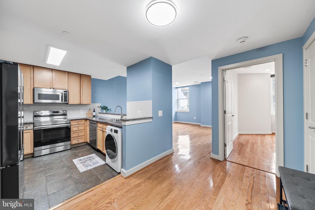 111 S 15TH STREET Unit: 2008
