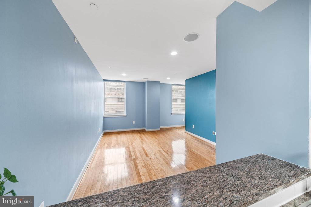 111 S 15TH STREET Unit: 2008