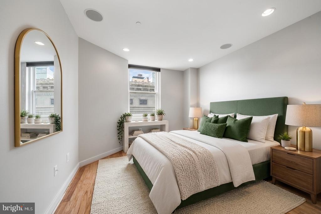 111 S 15TH STREET Unit: 2008