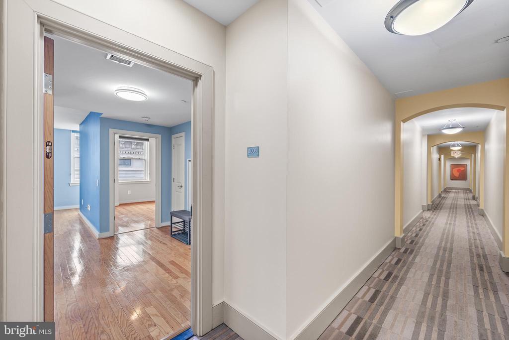 111 S 15TH STREET Unit: 2008