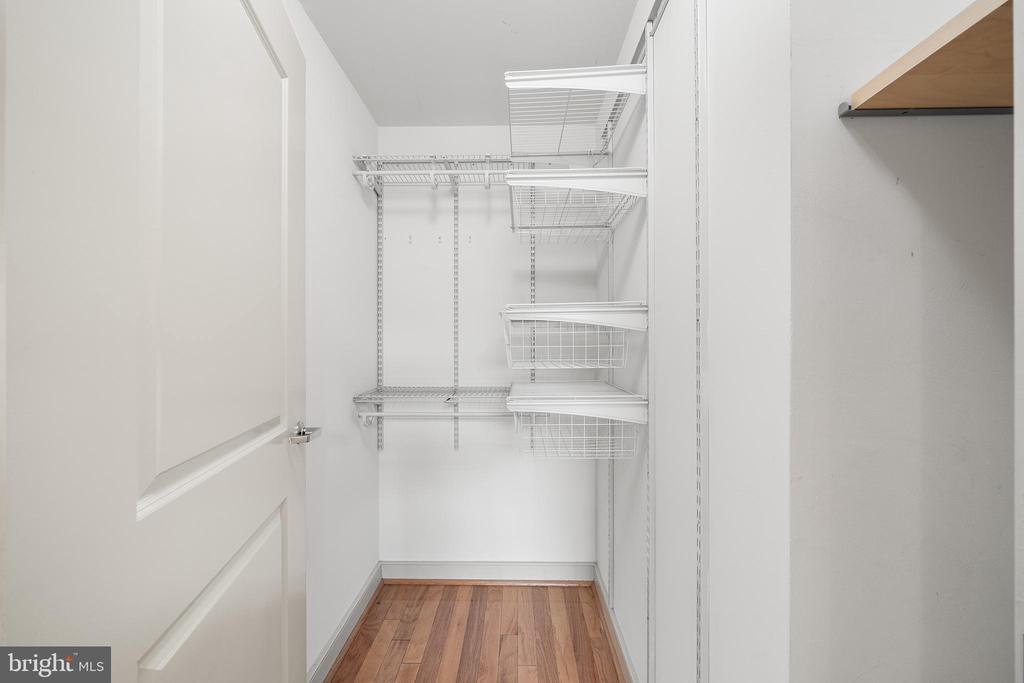 111 S 15TH STREET Unit: 2008