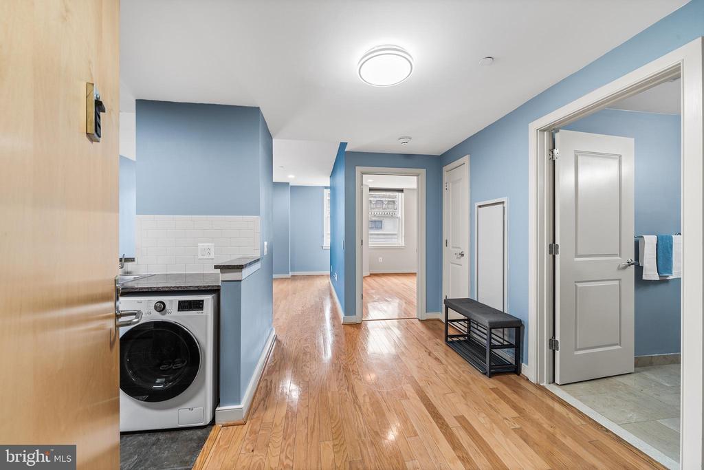 111 S 15TH STREET Unit: 2008