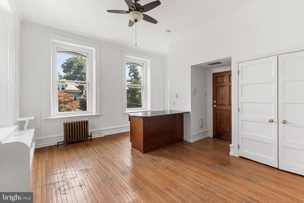348 GREEN LANE