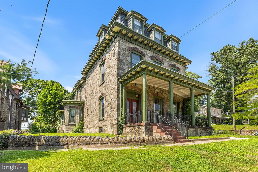 348 GREEN LANE