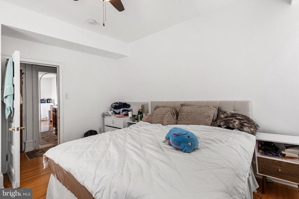 348 GREEN LANE