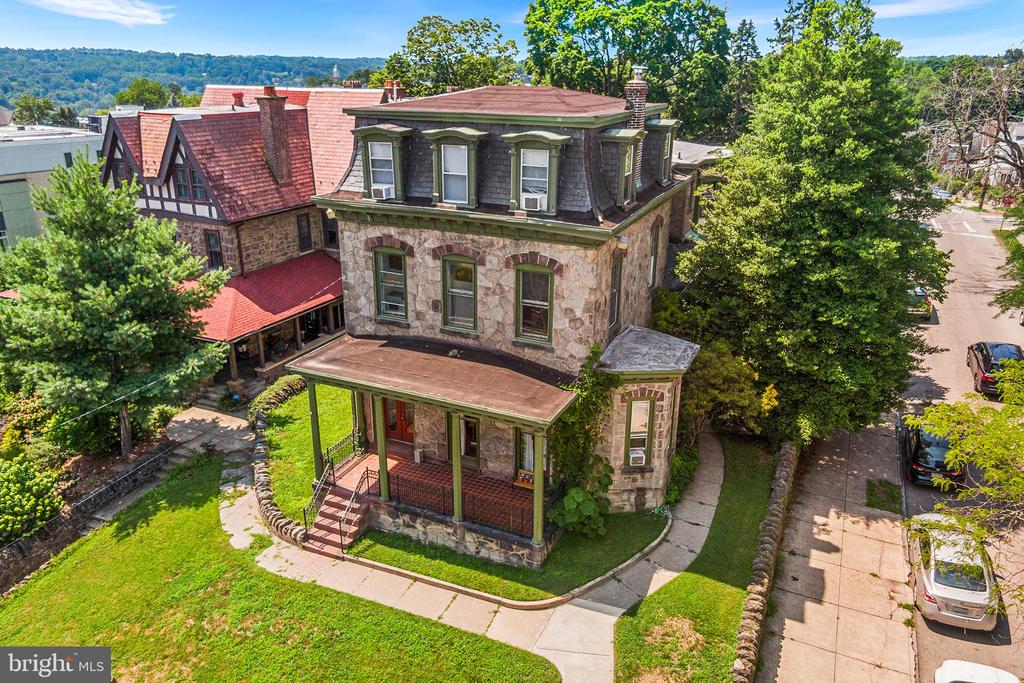 348 GREEN LANE