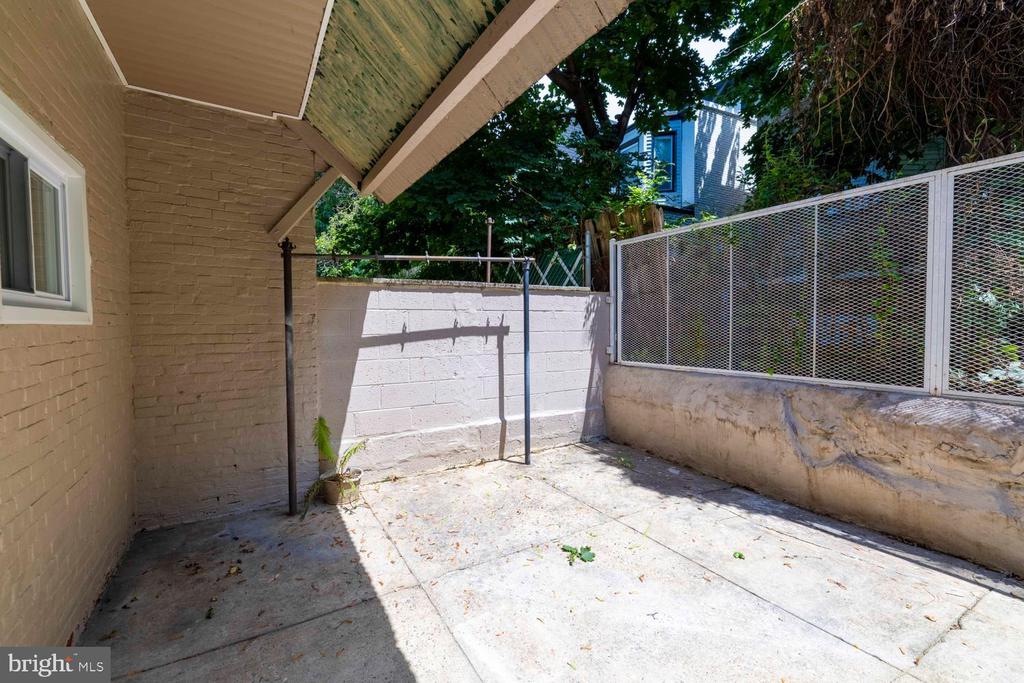 56 E SEYMOUR STREET