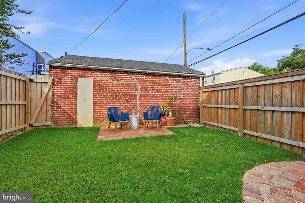 4354 DEXTER STREET