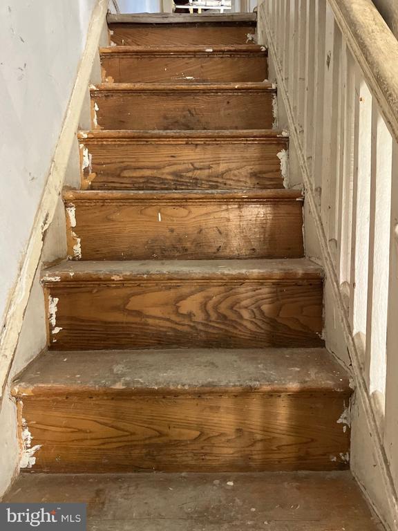 172 W LOUDEN STREET