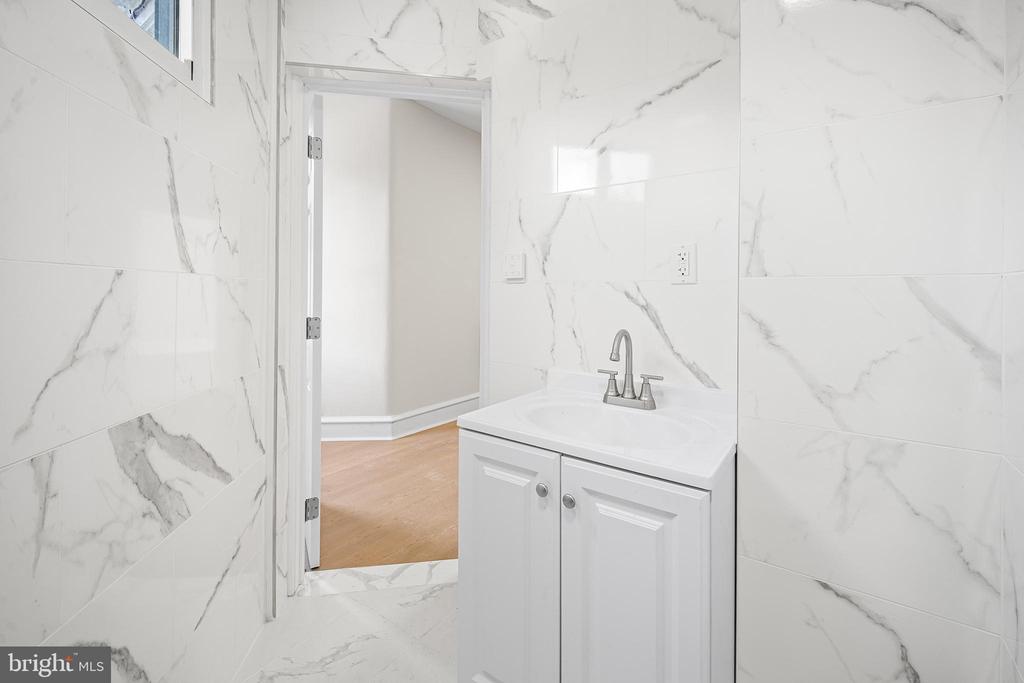 775 S 8TH STREET Unit: 2R