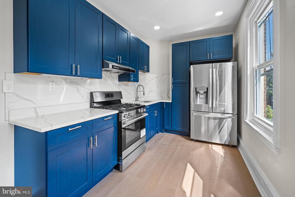 775 S 8TH STREET Unit: 2R