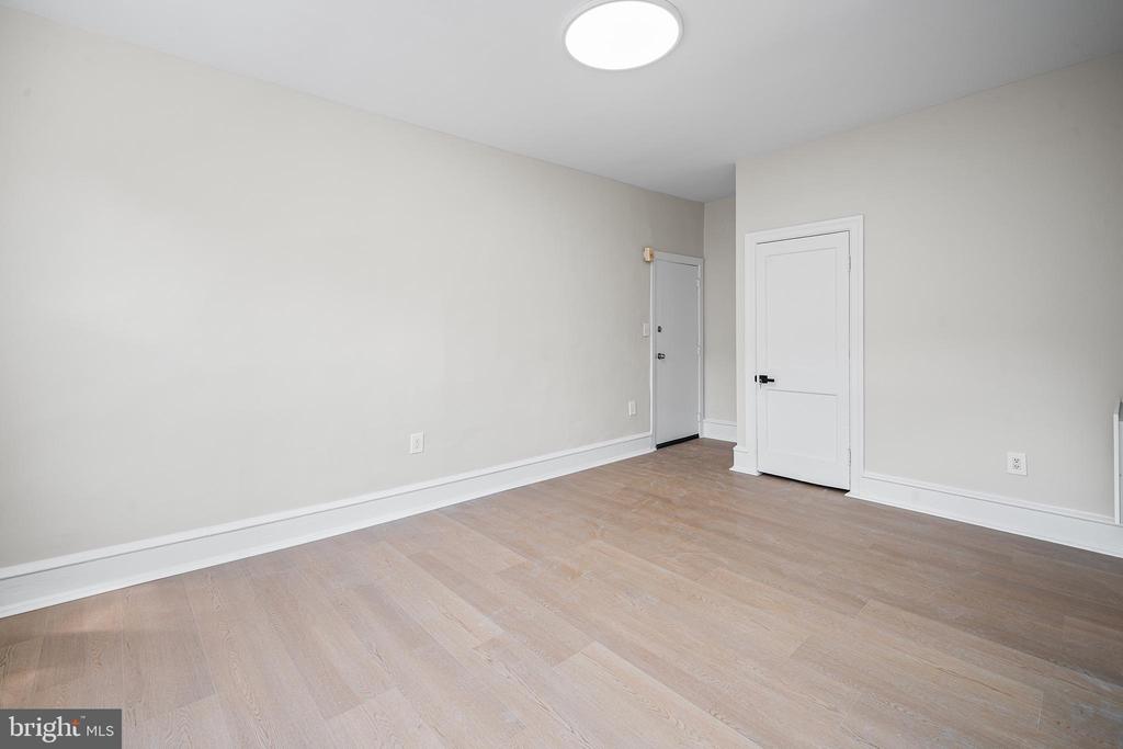 775 S 8TH STREET Unit: 2R