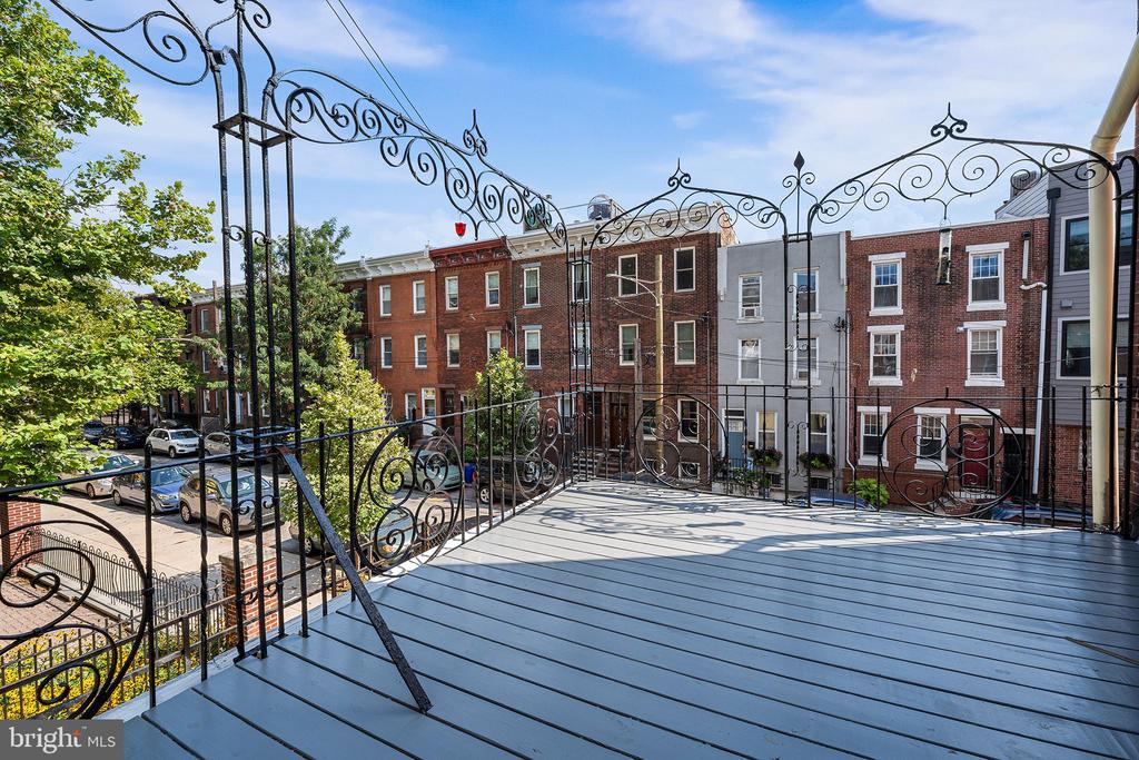 775 S 8TH STREET Unit: 2R
