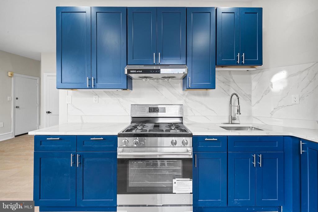 775 S 8TH STREET Unit: 2R