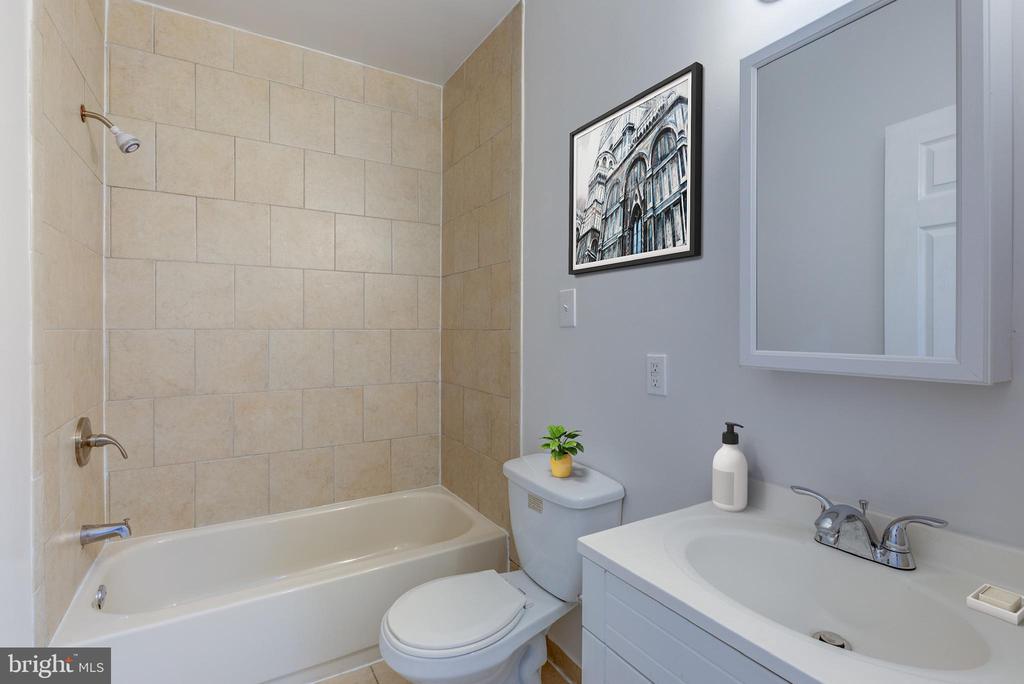 4924 CHESTNUT STREET Unit: 1