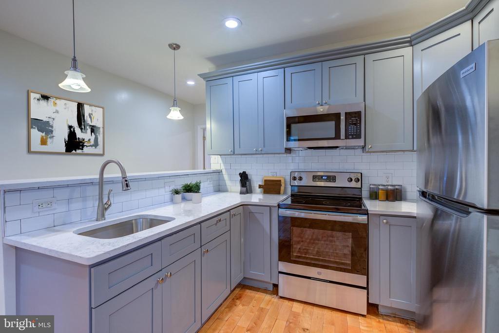 4924 CHESTNUT STREET Unit: 2