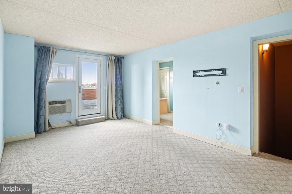 200 LOMBARD STREET Unit: 732