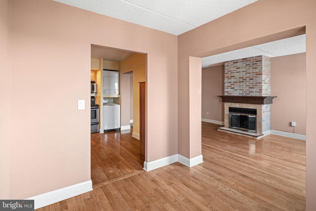 200 LOMBARD STREET Unit: 732