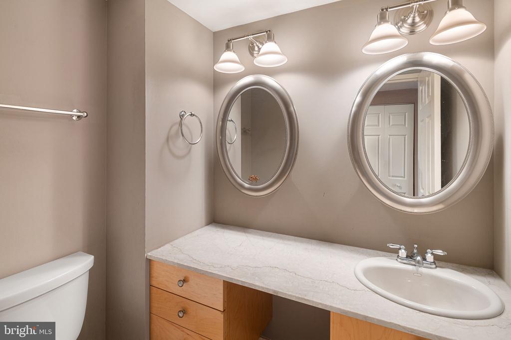 200 LOMBARD STREET Unit: 732