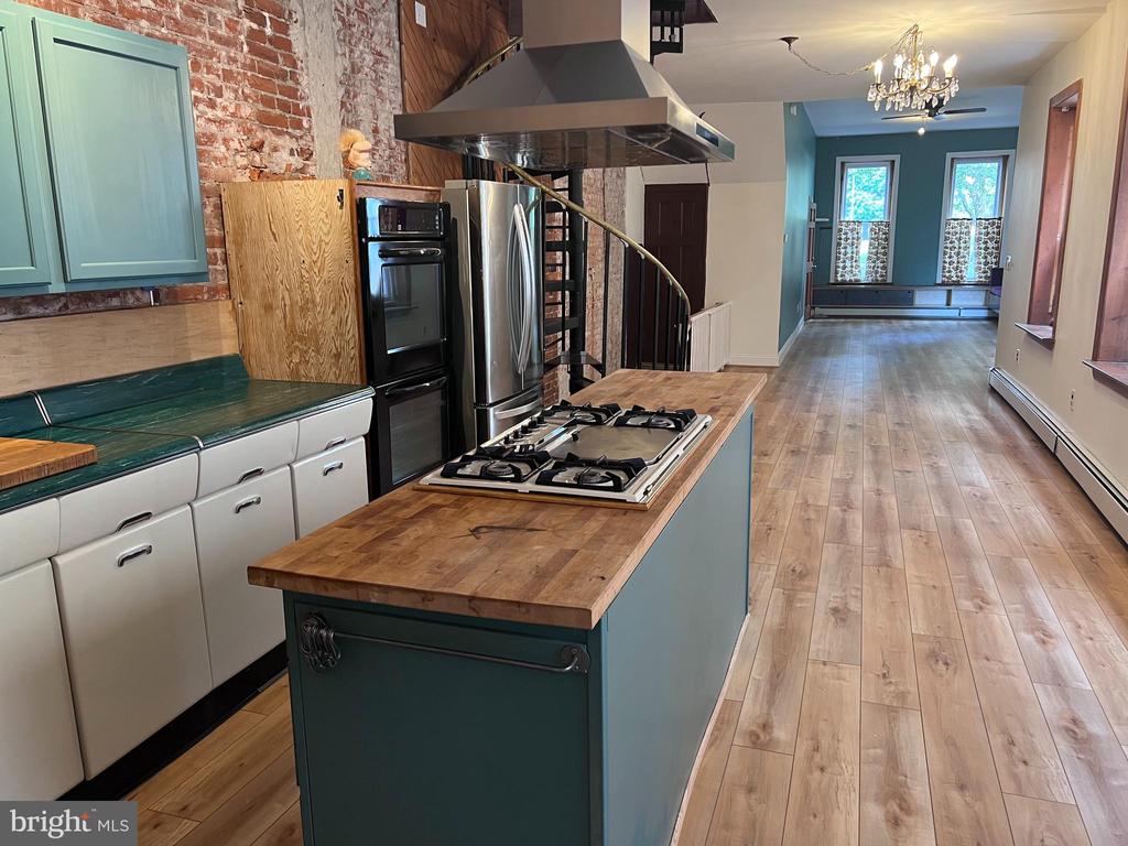 2109 N HOWARD STREET Unit: 1