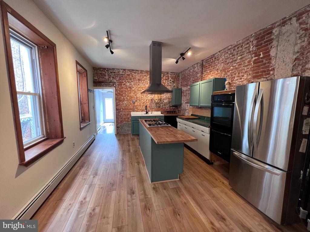 2109 N HOWARD STREET Unit: 1