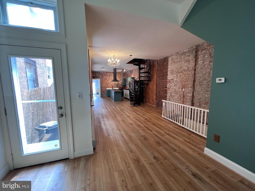 2109 N HOWARD STREET Unit: 1