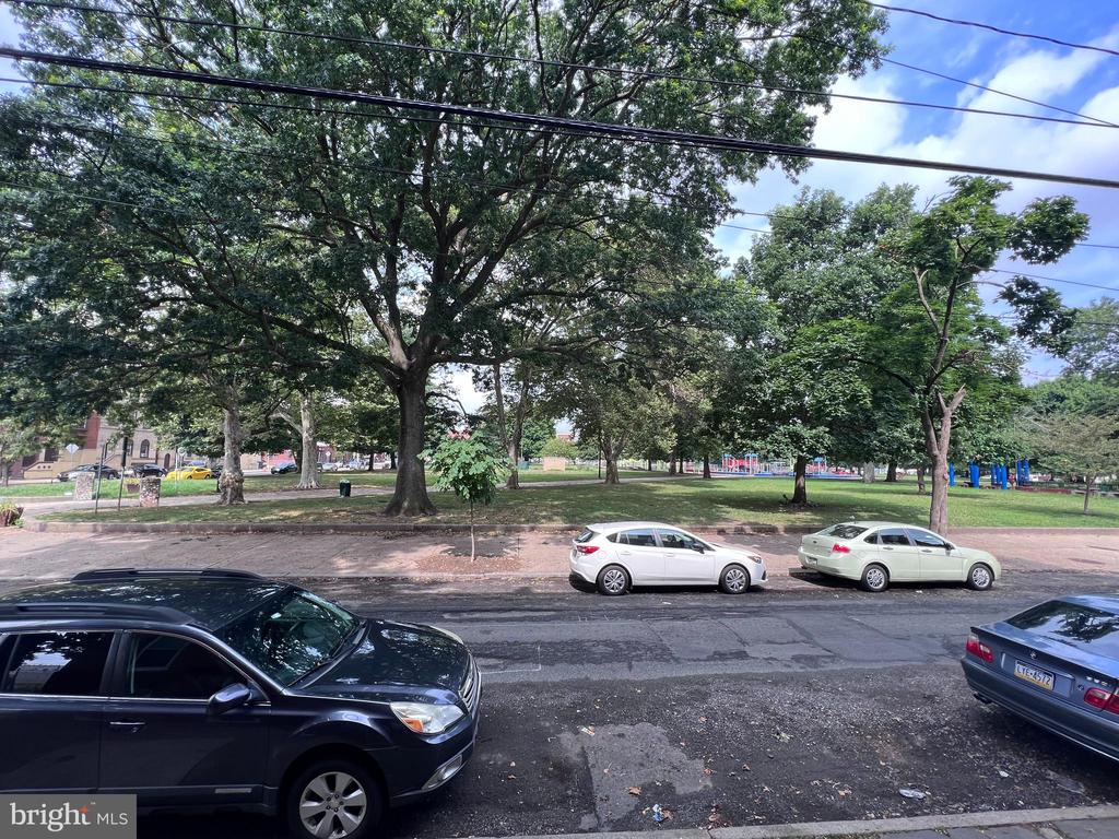 2109 N HOWARD STREET Unit: 1