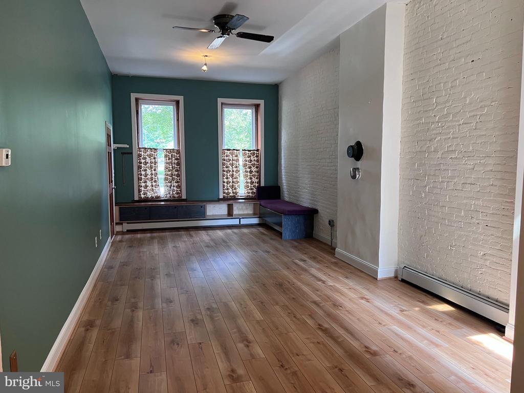 2109 N HOWARD STREET Unit: 1