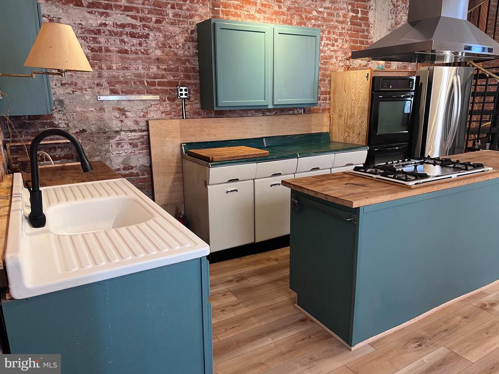 2109 N HOWARD STREET Unit: 1