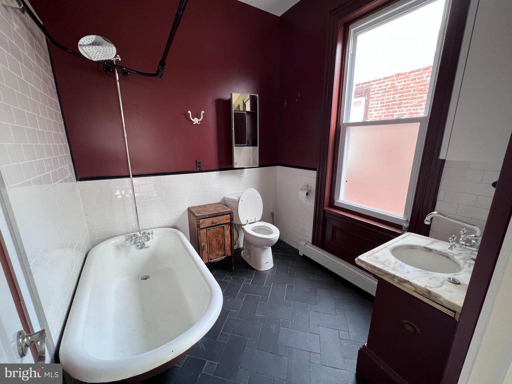 2109 N HOWARD STREET Unit: 1