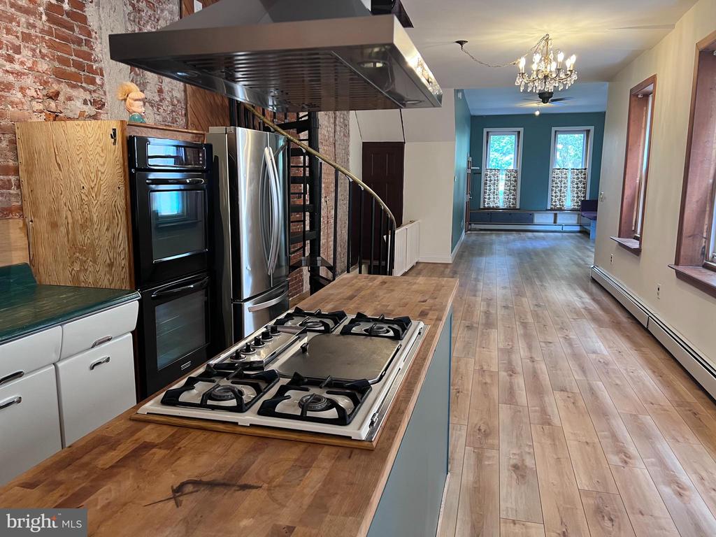 2109 N HOWARD STREET Unit: 1