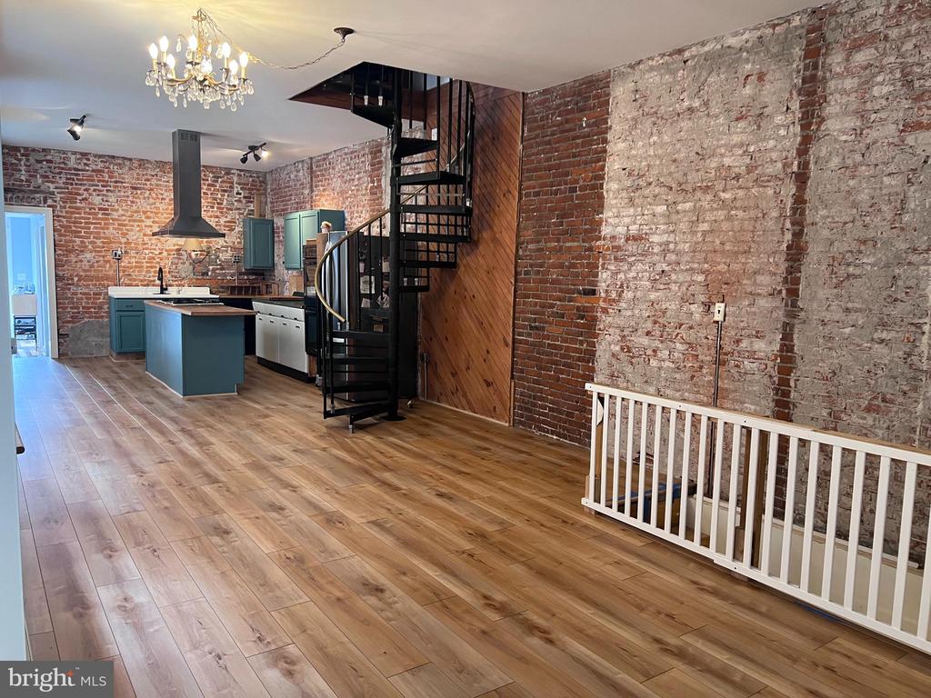 2109 N HOWARD STREET Unit: 1
