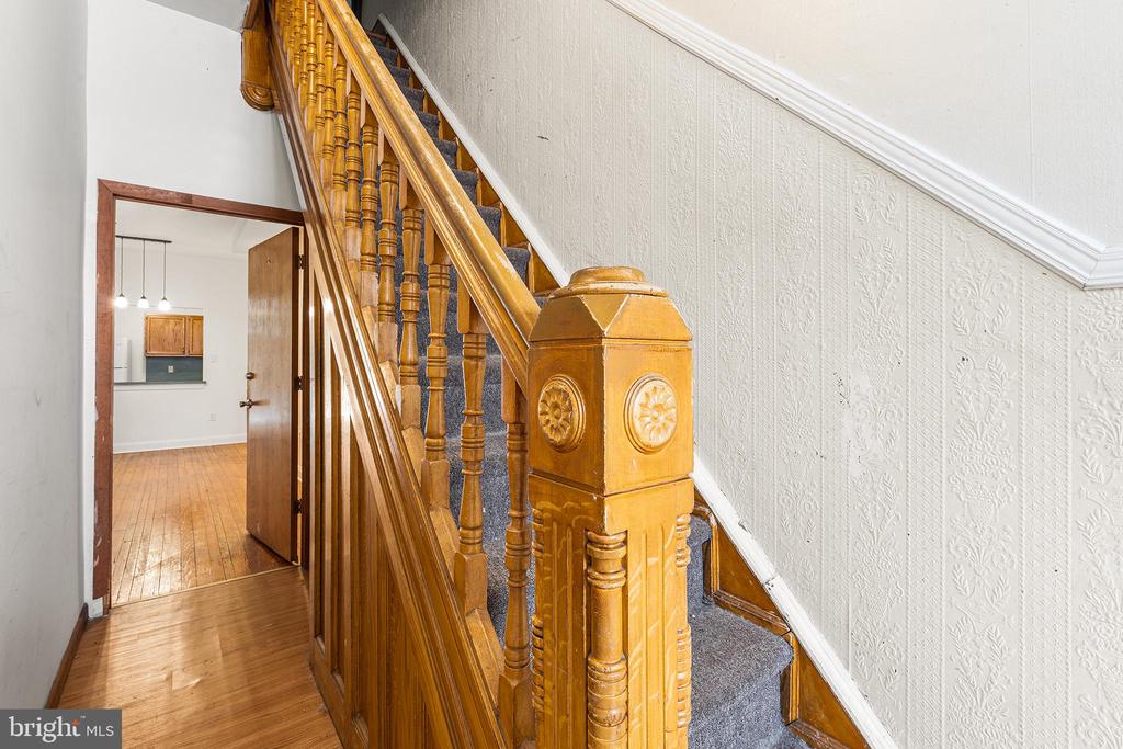 2119 S 13TH