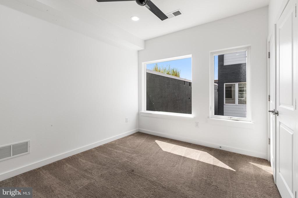 1620 N 5TH STREET