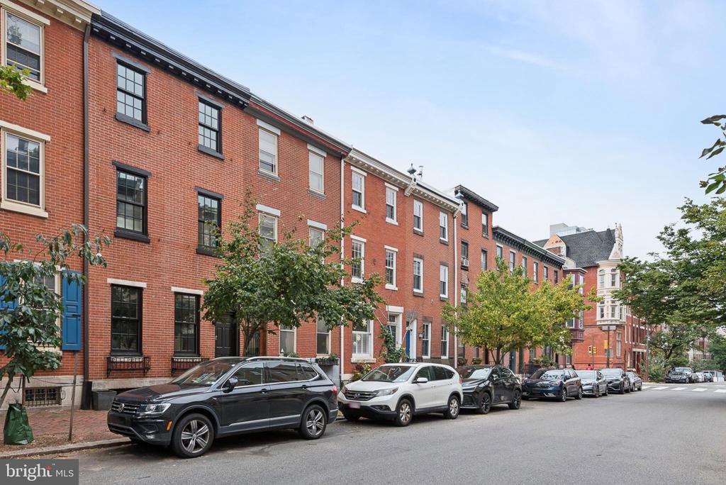 2218 LOCUST STREET