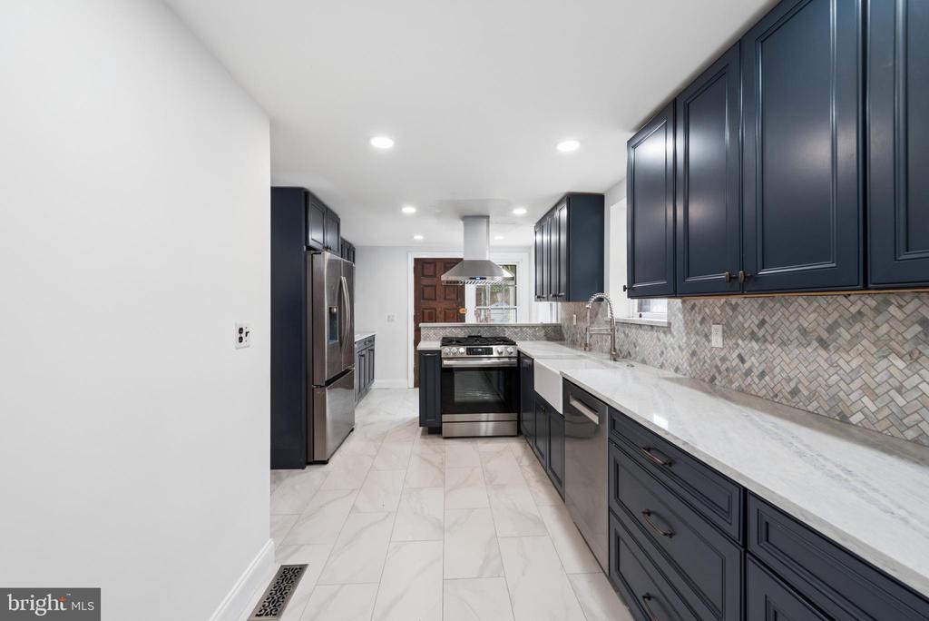 2218 LOCUST STREET