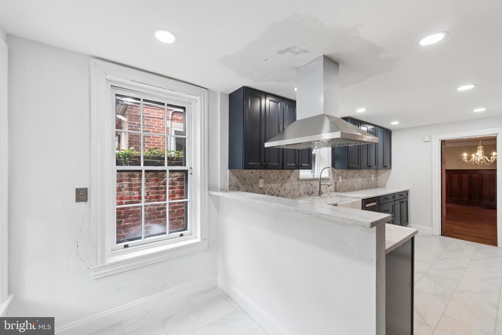 2218 LOCUST STREET