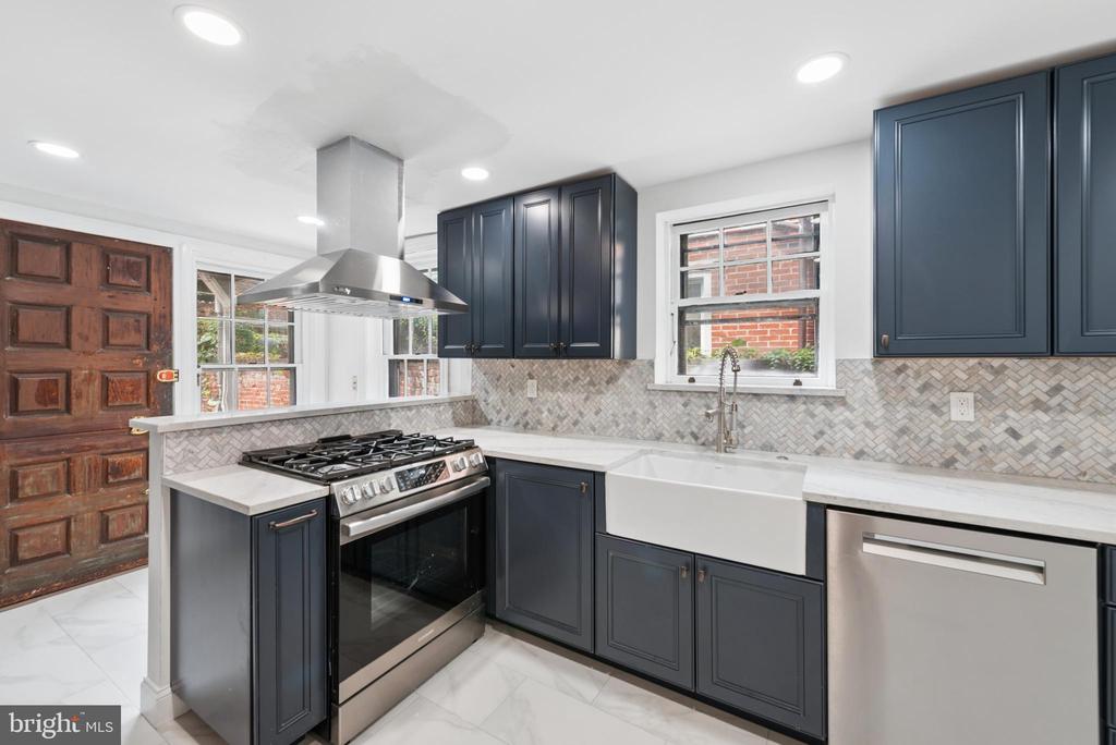 2218 LOCUST STREET