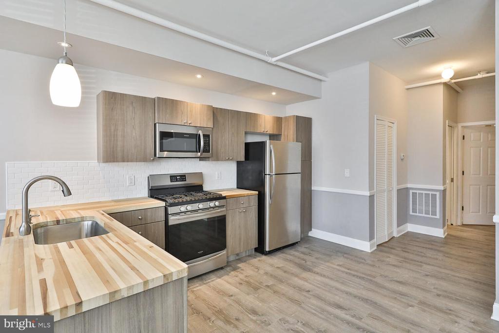 127 WASHINGTON AVE. (AKA 126-28 LEAGUE ST) Unit: 1