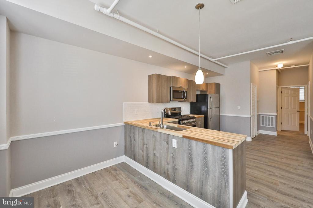 127 WASHINGTON AVE. (AKA 126-28 LEAGUE ST) Unit: 1