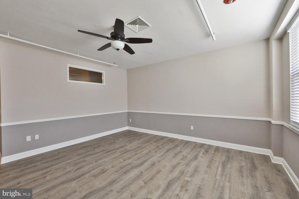 127 WASHINGTON AVE. (AKA 126-28 LEAGUE ST) Unit: 1