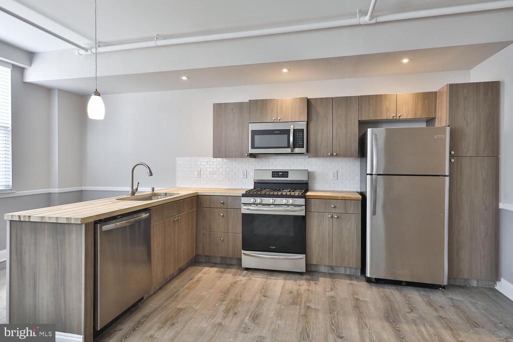 127 WASHINGTON AVE. (AKA 126-28 LEAGUE ST) Unit: 1
