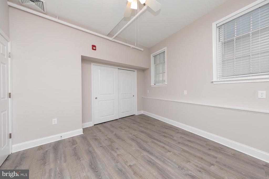 127 WASHINGTON AVE. (AKA 126-28 LEAGUE ST) Unit: 1