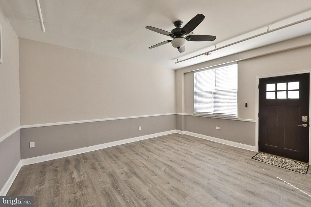 127 WASHINGTON AVE. (AKA 126-28 LEAGUE ST) Unit: 1