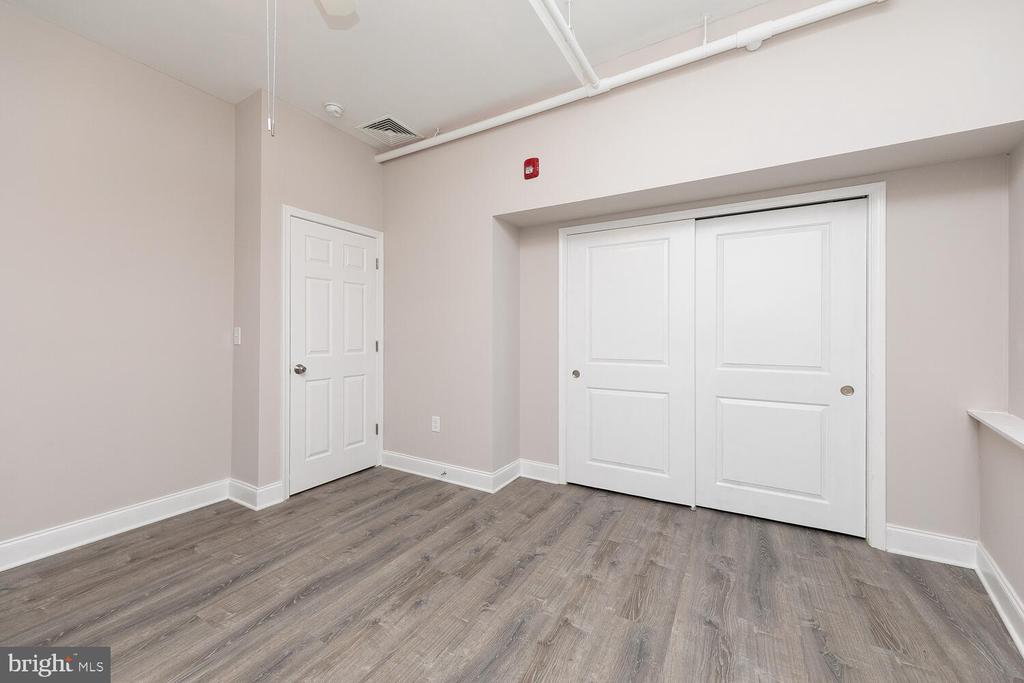 127 WASHINGTON AVE. (AKA 126-28 LEAGUE ST) Unit: 1