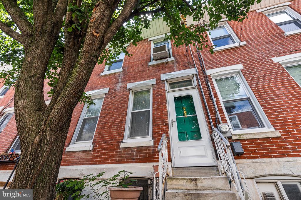 706 SALTER STREET