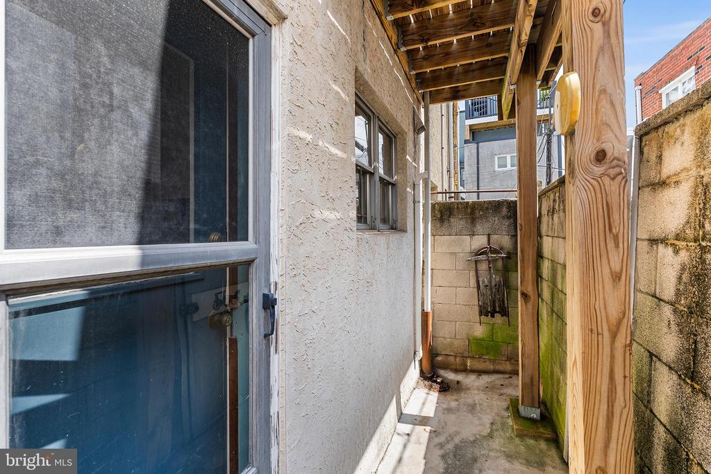 706 SALTER STREET