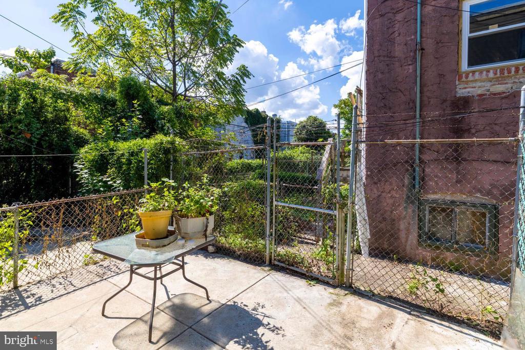 6316 CHEROKEE STREET